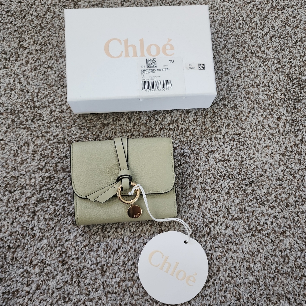Chloé Small Trifold Wallet in Faded Green